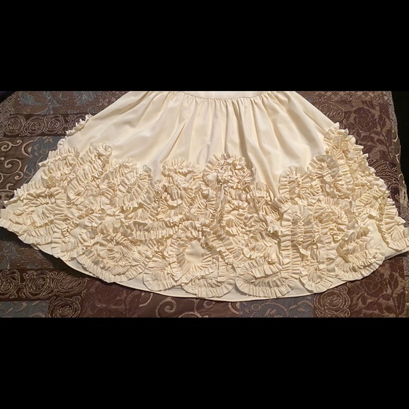 Beautiful Cream Color Dress - Picture 3 of 4